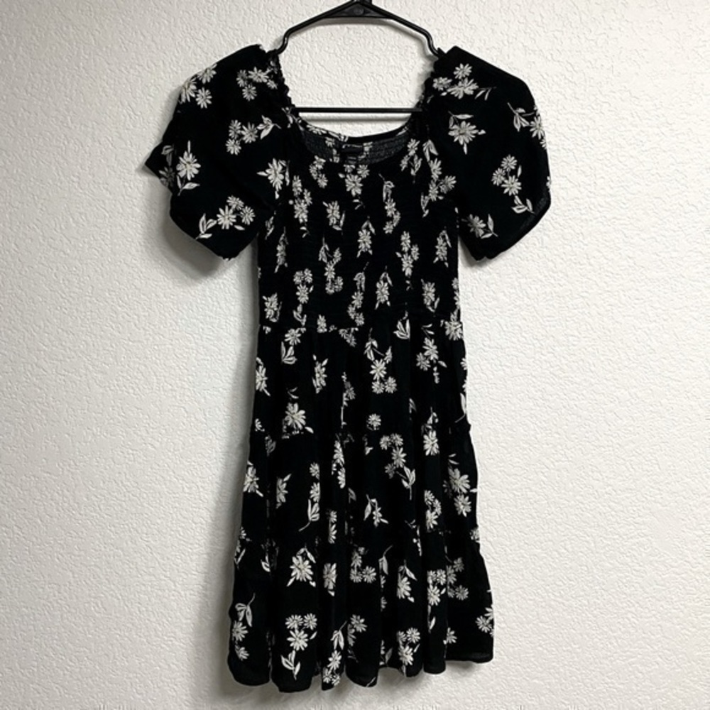 ART CLASS Girl’s Floral Dress (Size 10/12)